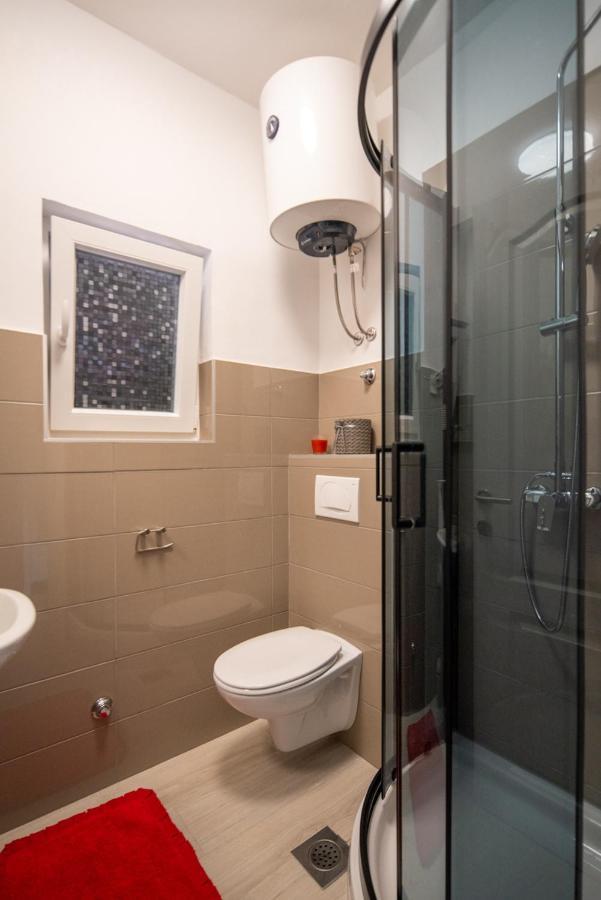 דירות ביוגראד נה מורו Apartman L&A מראה חיצוני תמונה